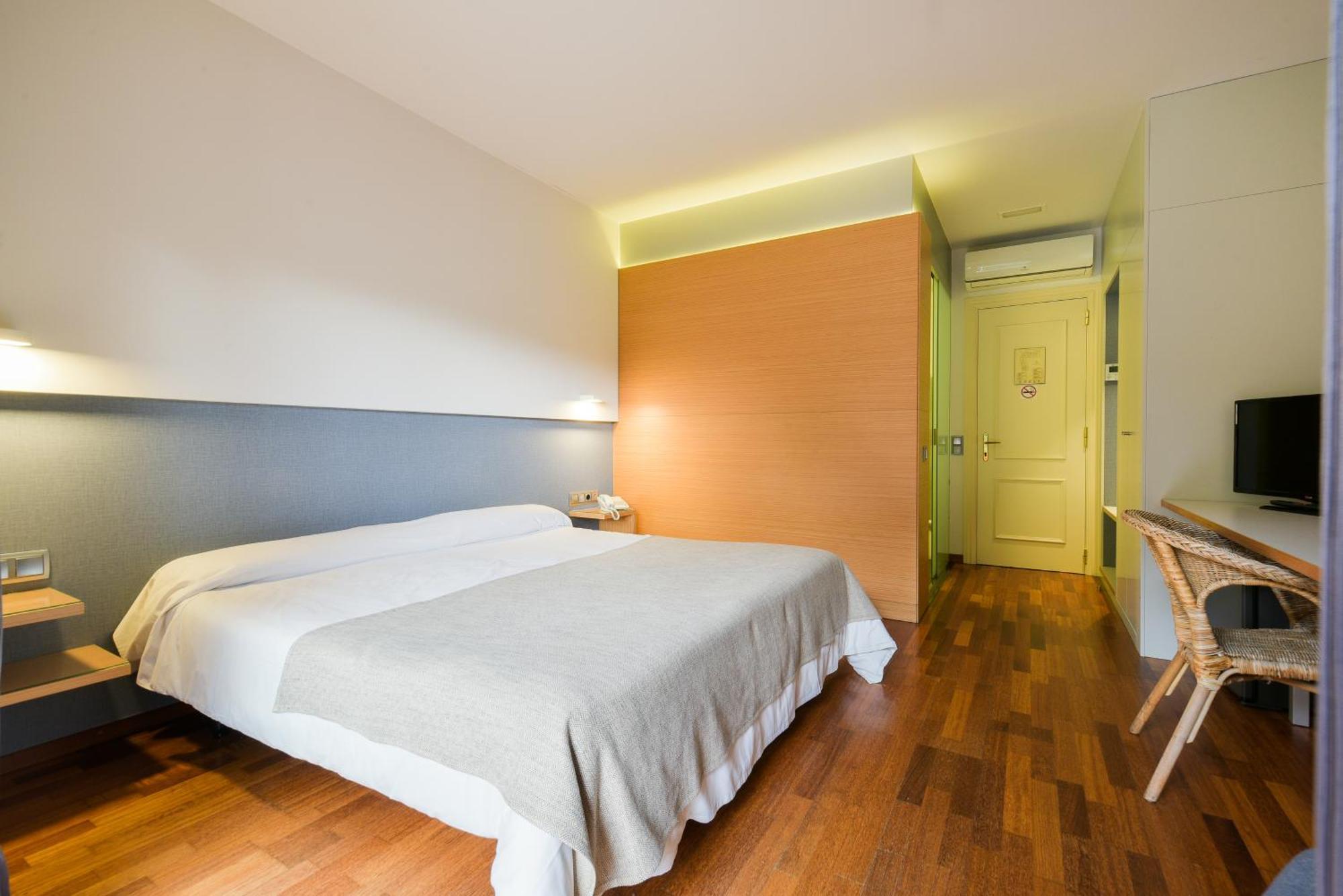 Hotel Robert La Pobla de Claramunt Exterior foto